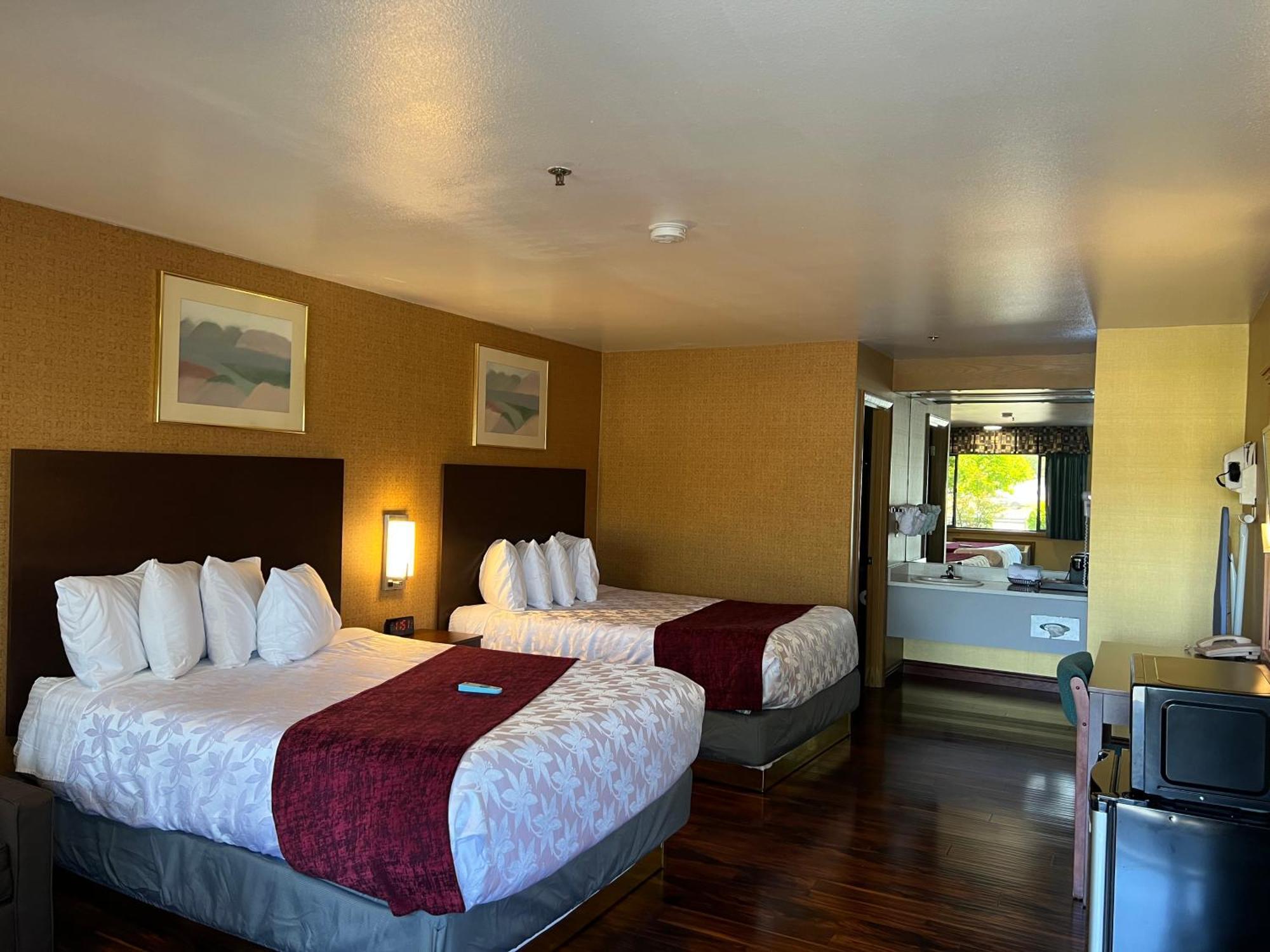 Americas Best Value Inn - Phoenix / Ashland מראה חיצוני תמונה